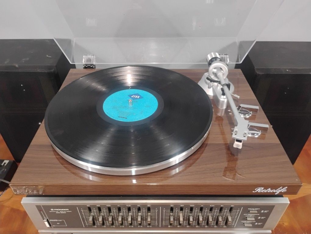 Retrolife Bluetooth Turntable Record Player