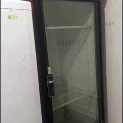 True GDM‑26 Commercial Refrigerator — Working