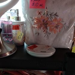 4pc Bath Towels And Soap 