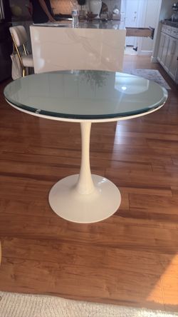 Breakfast nook table 31 inches