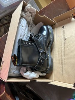 NEW Doc Martens 