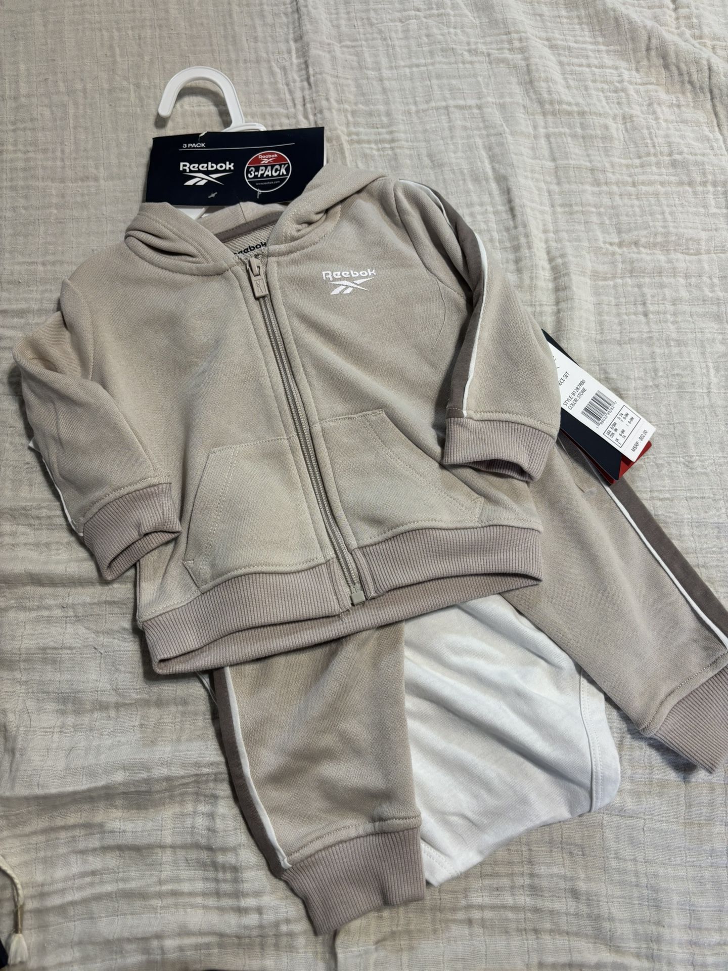 Reebok Size 6 months $10