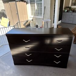 Free Dresser. Great Shape. Drawers Slide Perfectly Fine. Minor Scratches. Converting Bedroom To Gym Is The Only Reason This Has To Go