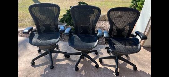 New and used high end gaming and office chairs