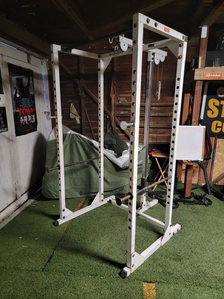 Workout Cage w/cable