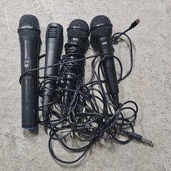 Set of microphones