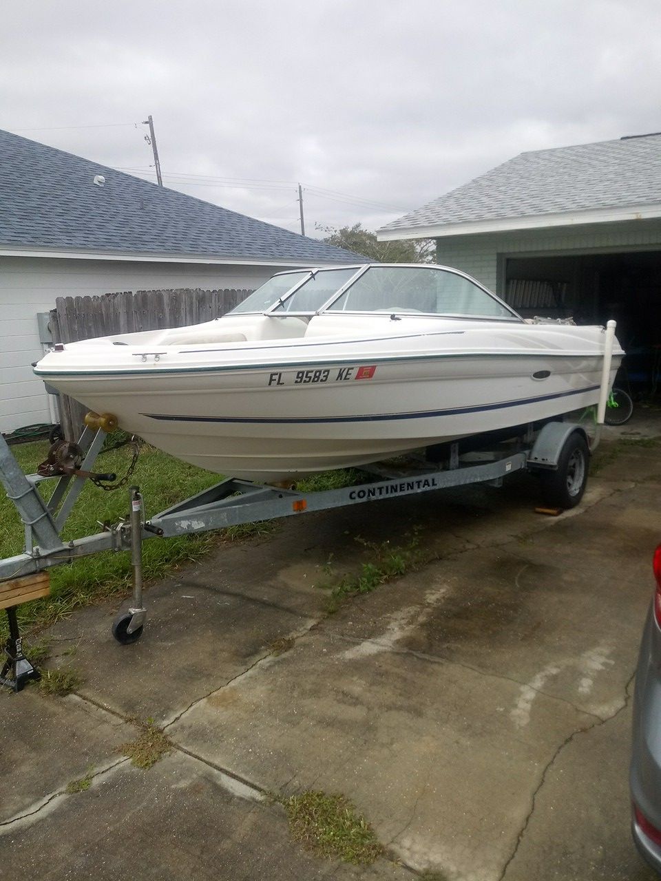 19 ft boat with TRAILER ready to go!