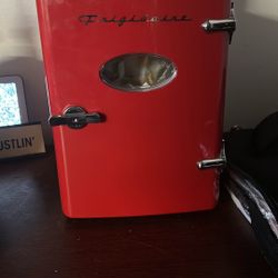 Mini Fridge 