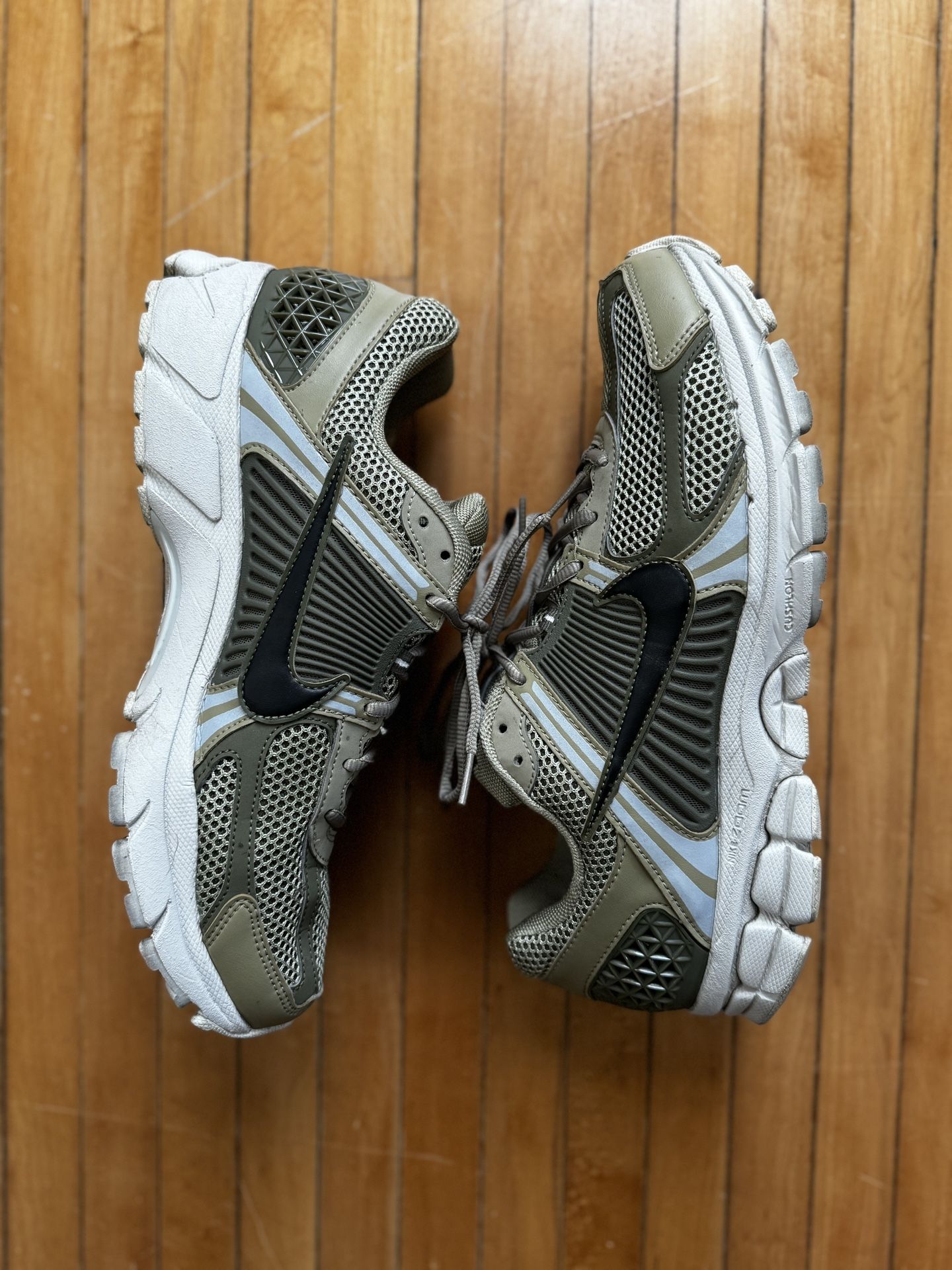 Nike Zoom Vomero 5 Shoes Neutral Olive Black FJ1915-200 Men’s Sz. 11