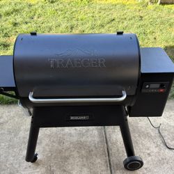 Traeger Redland XL smoker / pellet grill
