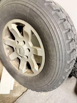 A set of Nissan tires 265/70R17