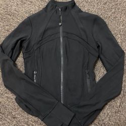 Black Lululemon Cropped Define Jacket