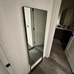 The MIRROR Workout System