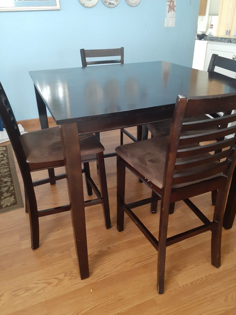 Bistro Table With 4 Chairs