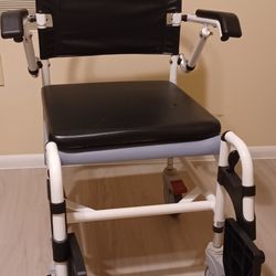 Toilet/shower Wheelchair
