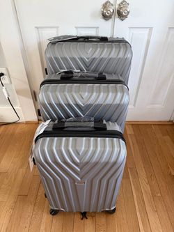 3 pack of hard shell luggage. 20”, 24” and 28”