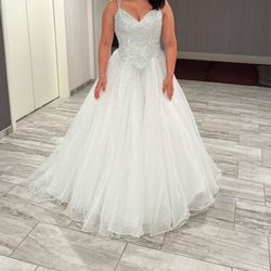 White/ Silver Dress. Wedding/Prom/Pageant