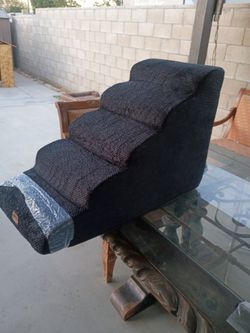Five step curved stairs for dogs or cats