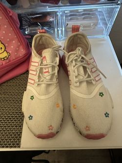 Hello Kitty Shoes 