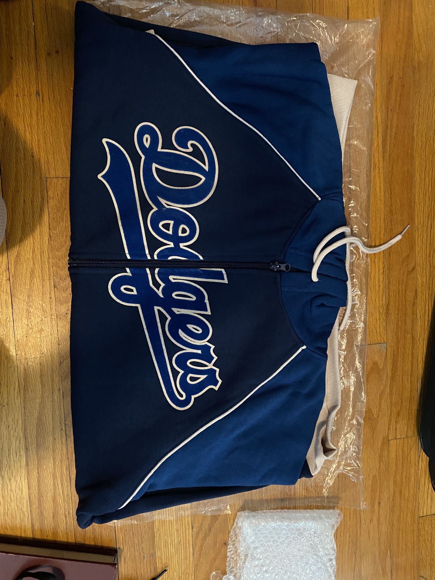 Dodgers zip up brand new