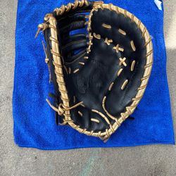 Baseball glove 