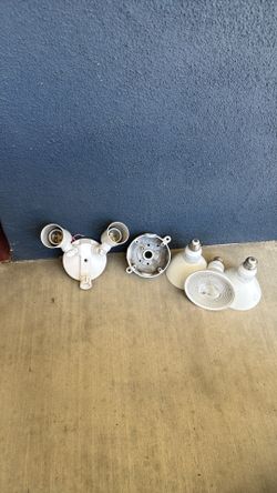 Floodlight with box and three LED bulbs