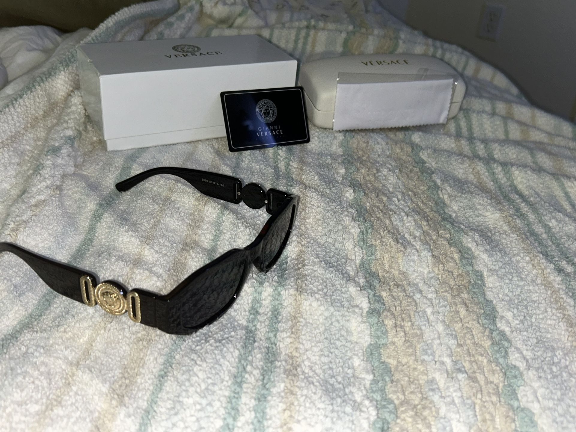 Medusa Biggie Sunglasses