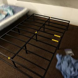 bedframe (full size, 95% new, pick up only, Yale University grad sale)