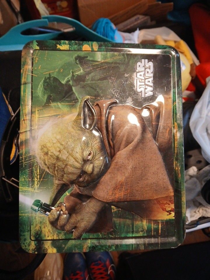 Star Wars Lunch Box Made Of Tin ( Used) Rare Yoda