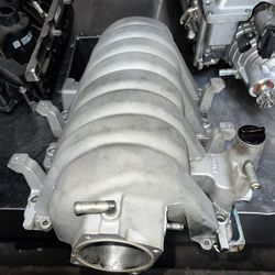 6.1 Hemi Intake Manifold