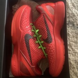 Kobe Reverse Grinch Size 9