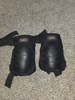 Knee pads
