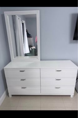Bedroom set