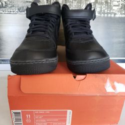 2007 Nike Air Triple Black 