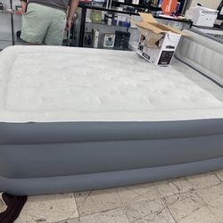 Queen size air mattress