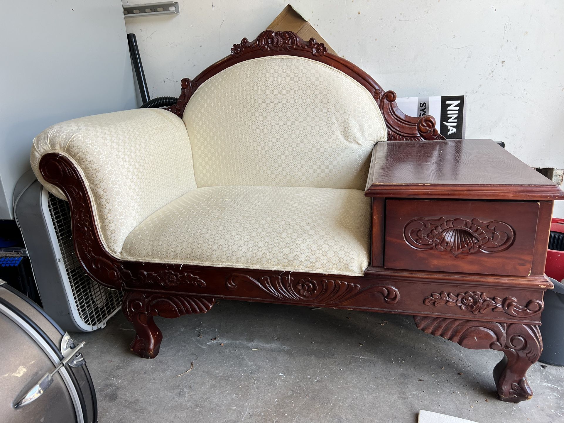 Chair / One Seat Sofa