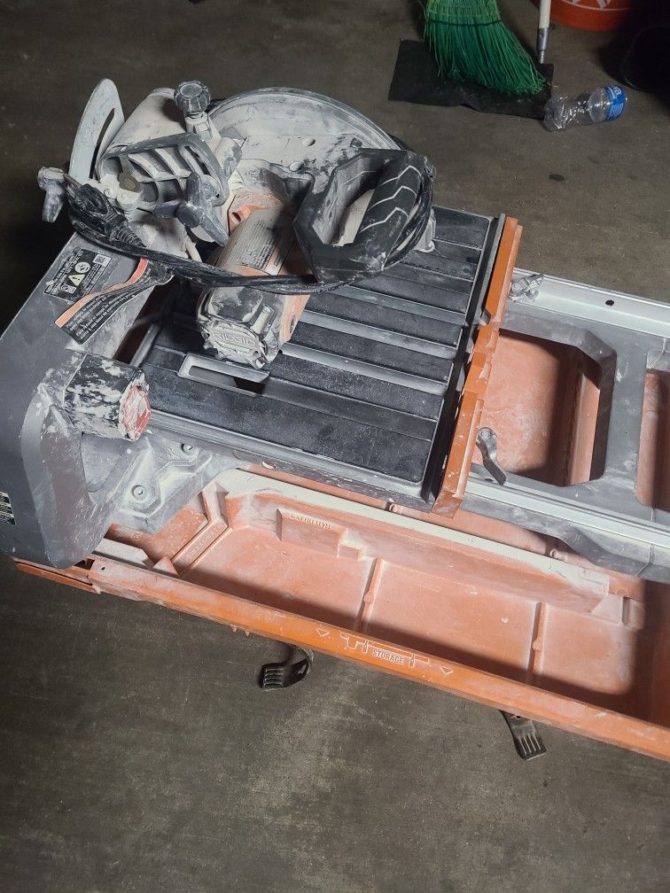 RIDGID 12 Amp Corded 8 in. Tile Saw