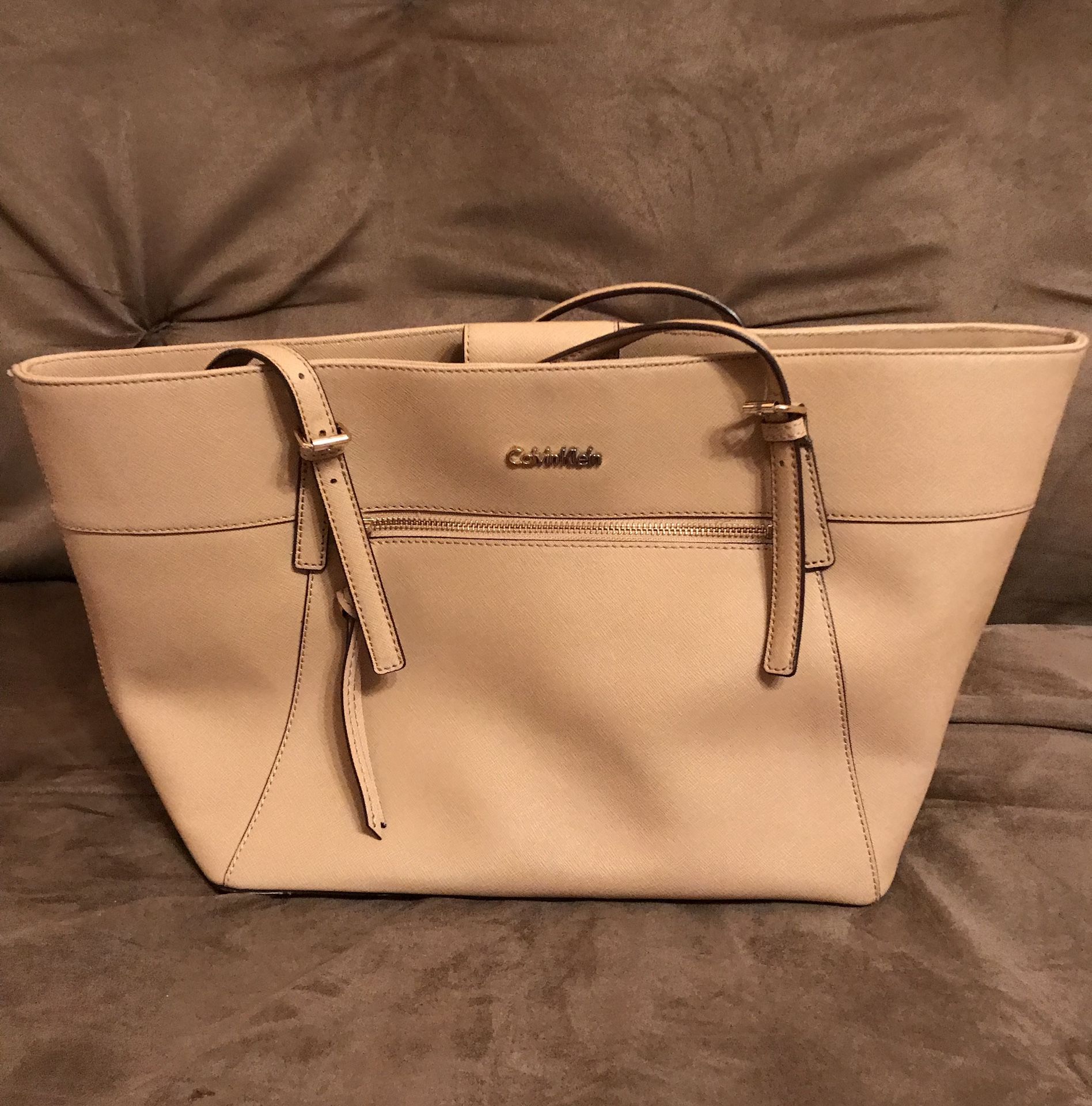 Calvin Klein 👜 HANDBAG