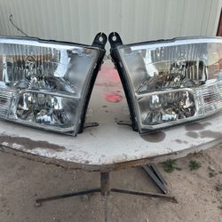 2017 Dodge Ram 1500 Headlights 