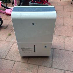 AIRGREEN DEHUMIDIFIER 