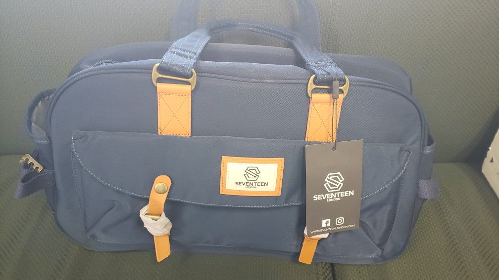 Seventeen London traveling bag