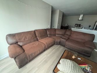 Reclining sectional couch
