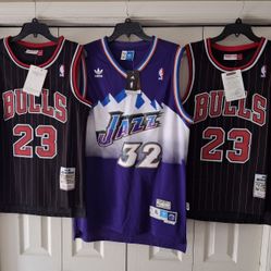 $30 EACH PICKED UP OR $35 EACH SHIPPED 🚢 JORDAN SIZE SMALL OR JAZZ SIZE XL NEW WITH TAGS 