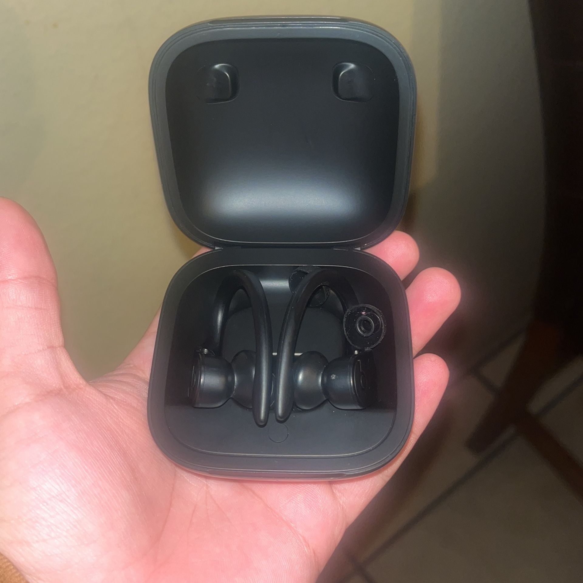 Powerbeat Pros