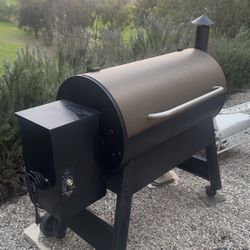 Traeger Grills Pro 34 Electric Wood Pellet Grill and Smoker, Bronze, 884 Square Inches Cook Area, 450 Degree Max Temp XL Smoker Pit Boss Traeger 