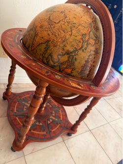 Vintage Style Floor Standing World Globe Bar