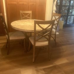 Marble table With 4 Rustic Metal   Chairs And Table Stand