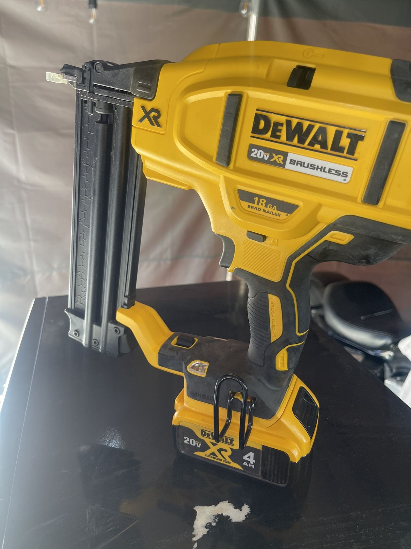 Dealt 20v Brad Nailer New Never Used. And 20v 4ah Battery