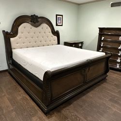 King Size Bed Frame / Mattress Included / New In A Box.   🔥Cama King Size  / Colchon Incluido.   ☎️ (213)713-74-89