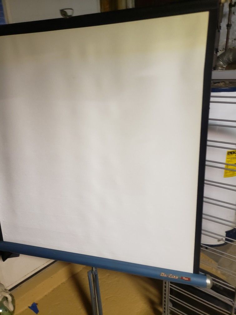 Da Lite Free Standing Projection Screen